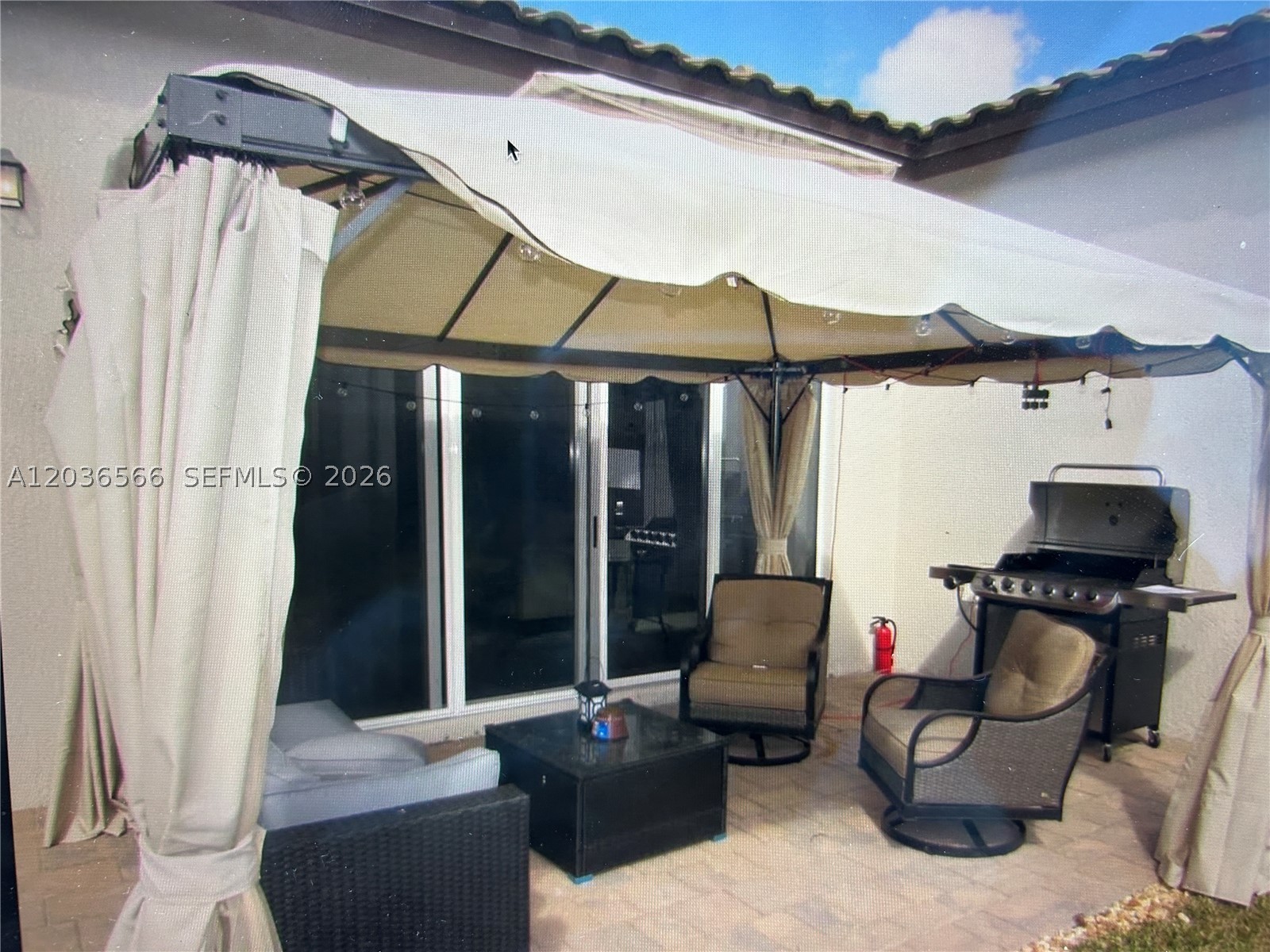 VENETIAN PARC - Residential Lease