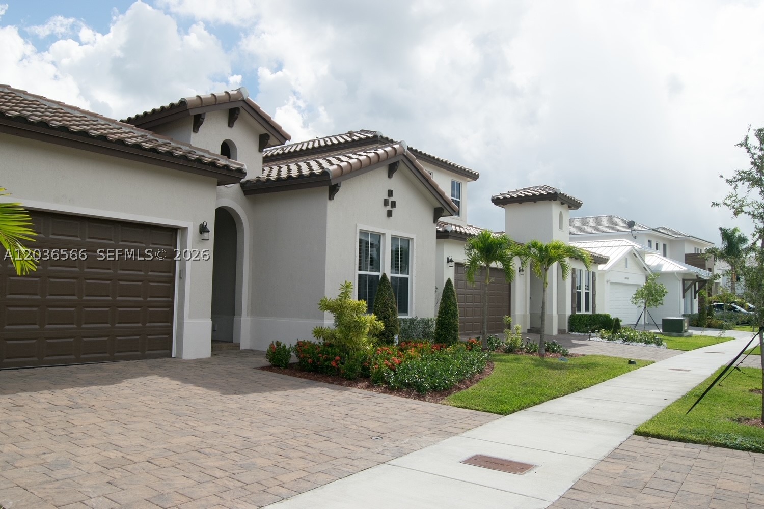 VENETIAN PARC - Residential Lease