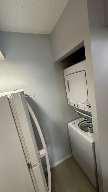 LAKEWOOD VILLAGE - Residential Lease