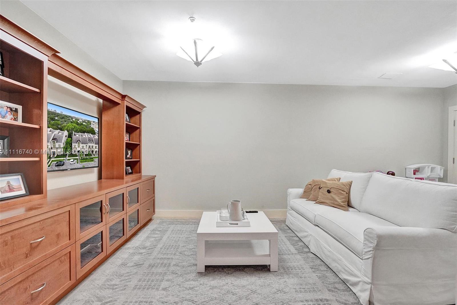 OAK LANE - Residential