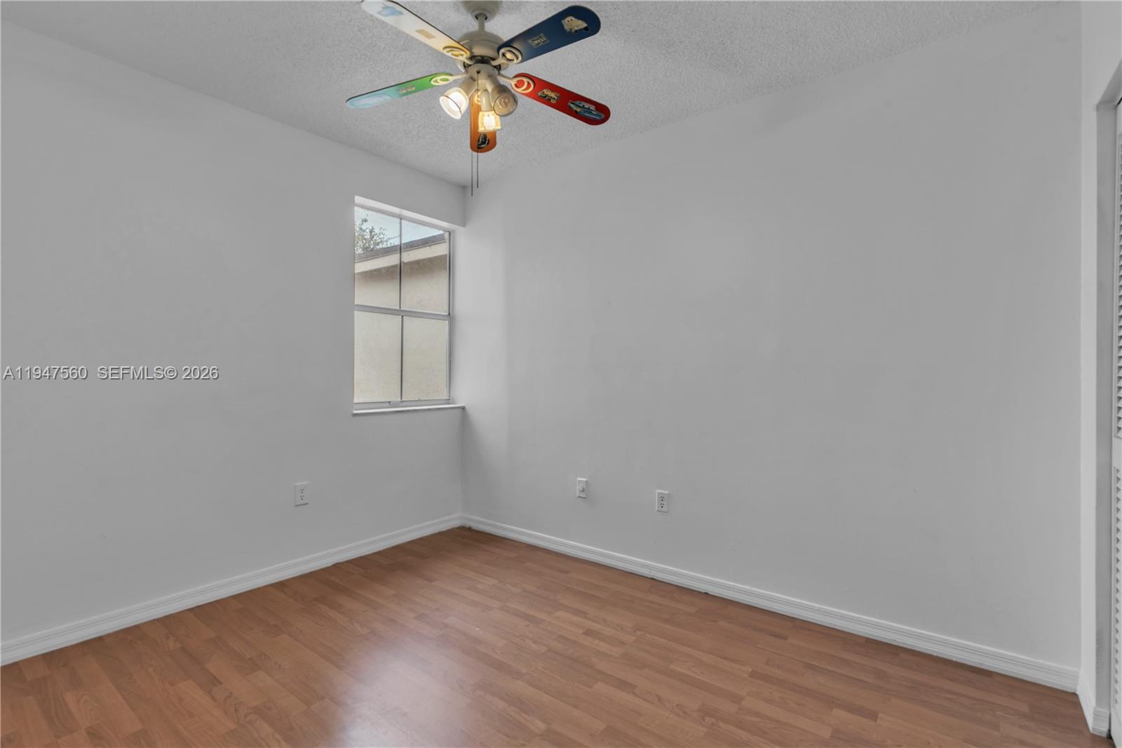 THE OAKVIEW CONDO NO 5 - Residential Lease