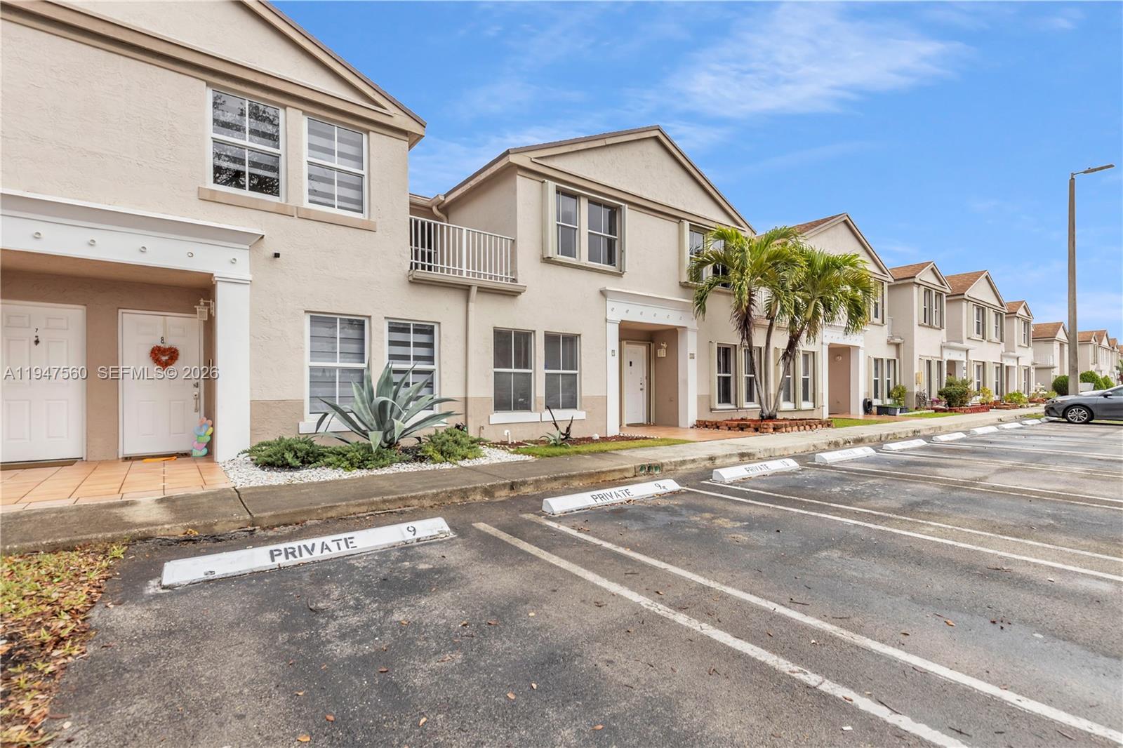 Beautiful two-story townhome in the desirable Fontainebleau area of Miami-Dade County. This 3-bedroom, 2.5-
bath unit features a functional layout, is freshly painted, offers new flooring on the first floor, new kitchen
appliances, washer and dryer inside, and a fenced private patio. Enjoy the community pool, tennis courts,
clubhouse, with convenient access to Dolphin Mall, Florida Turnpike, Palmetto, and Dolphin Expressway.
Two assigned parking spaces included. MOVE in SPECIAL: 1st month + security deposit + $500 HOA deposit.