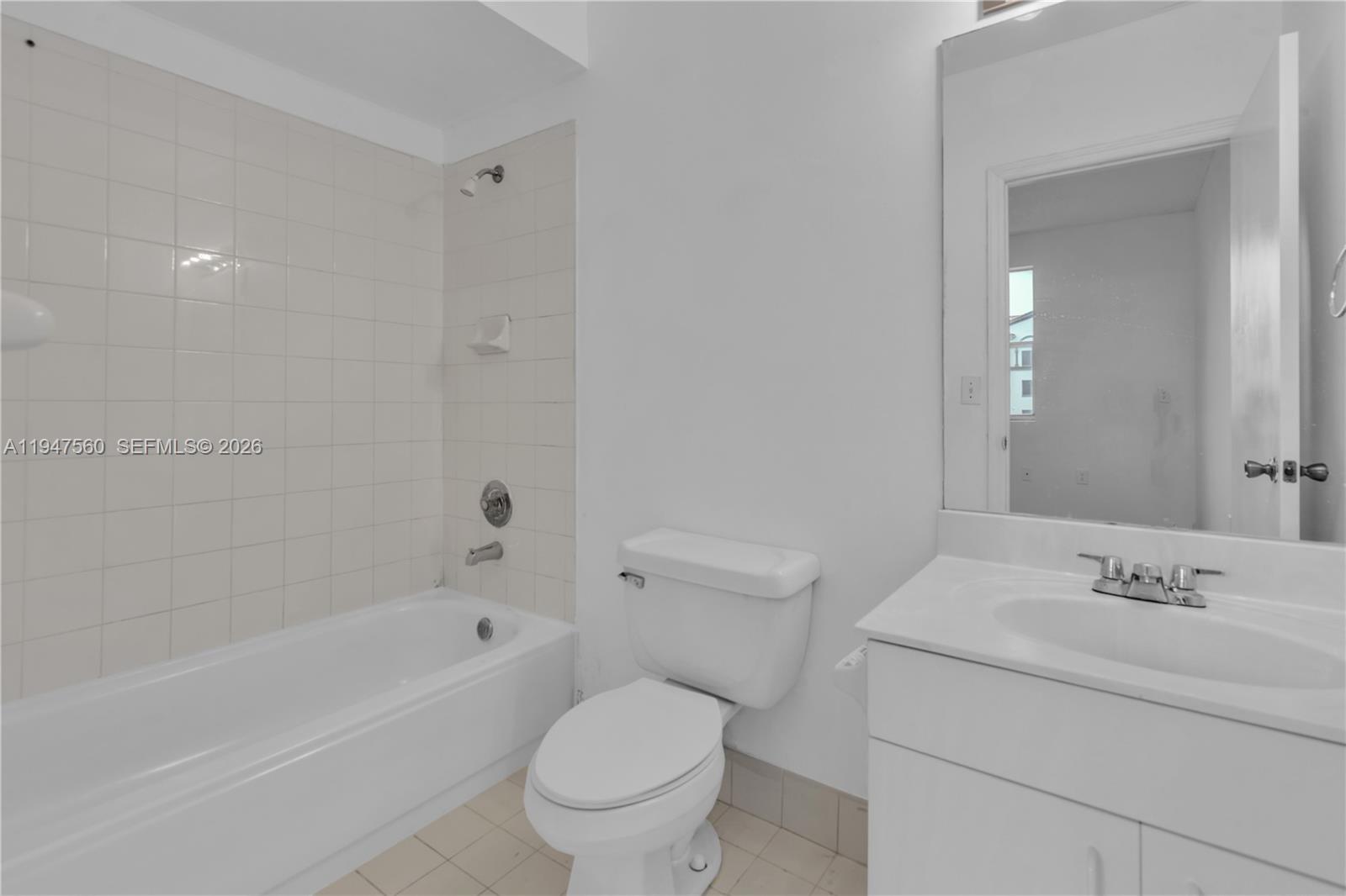THE OAKVIEW CONDO NO 5 - Residential Lease