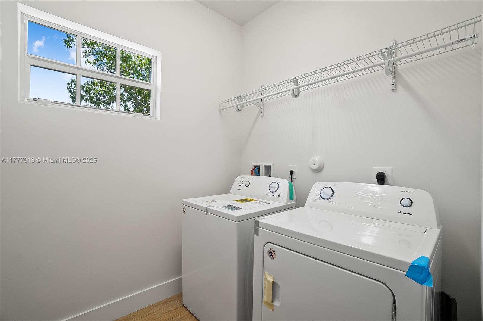 LAKE WORTH TOWN OF - Residential Lease