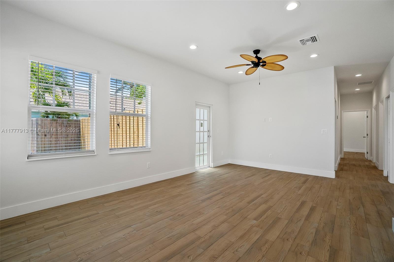 LAKE WORTH TOWN OF - Residential Lease