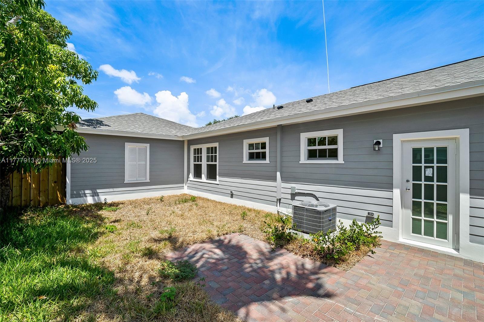 LAKE WORTH TOWN OF - Residential Lease