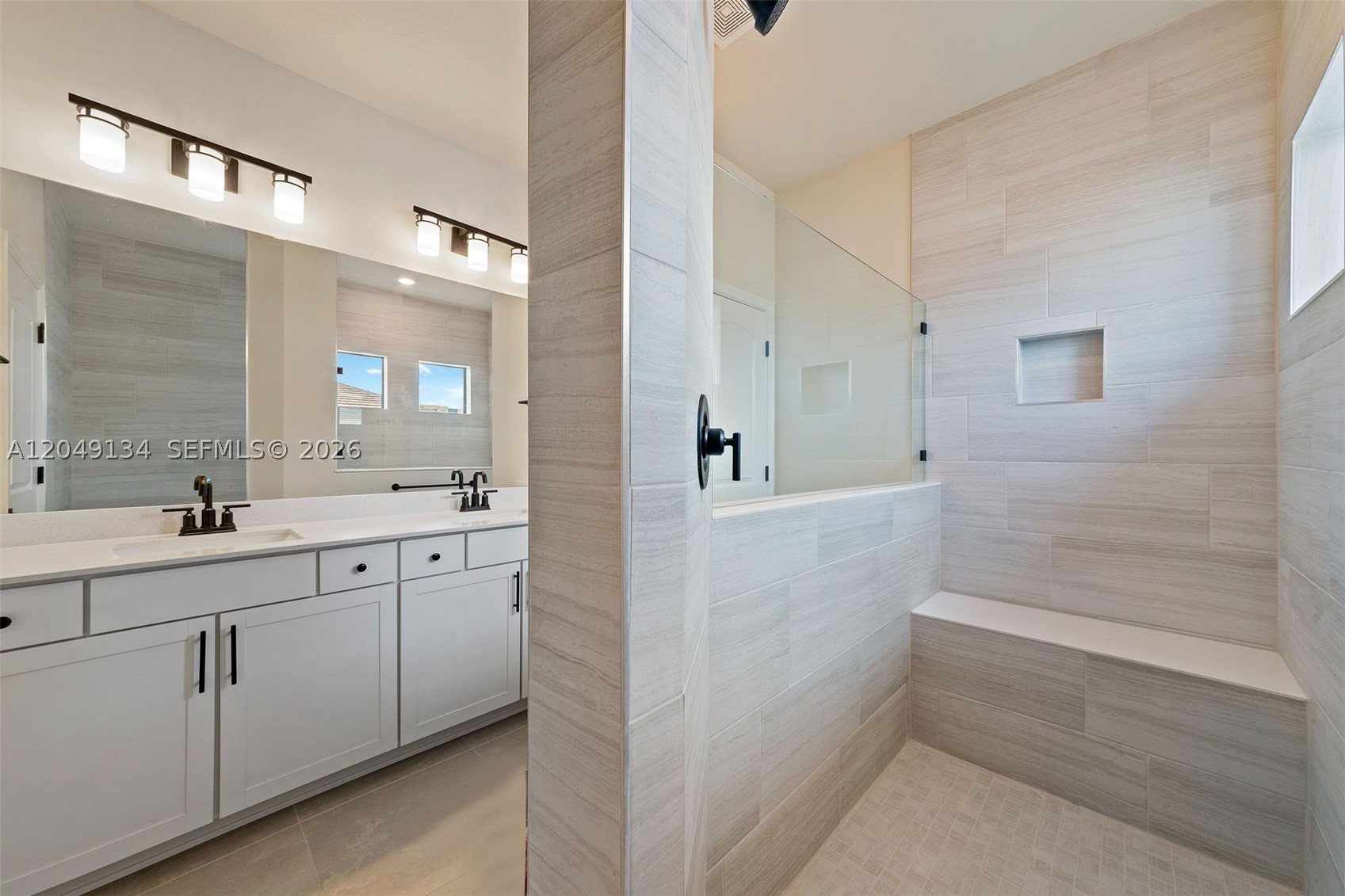 OAK TREE PROPERTY REDEVEL - Residential Lease