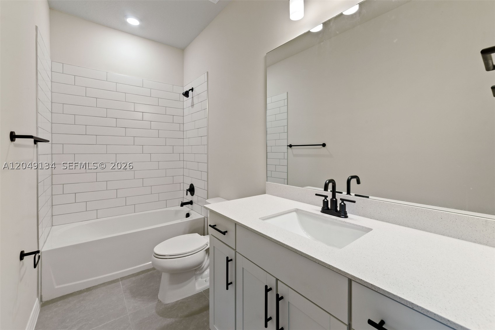 OAK TREE PROPERTY REDEVEL - Residential Lease