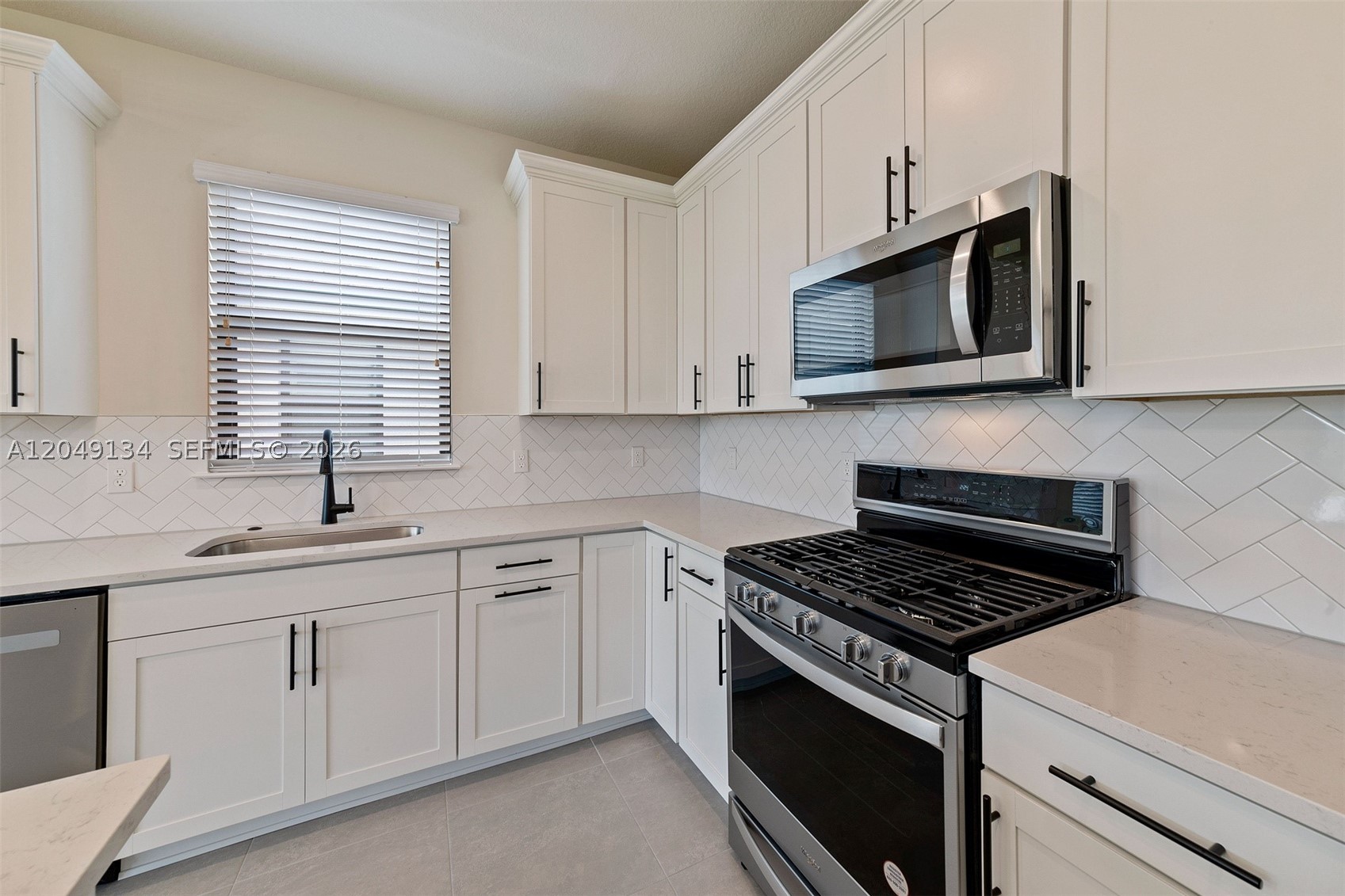 OAK TREE PROPERTY REDEVEL - Residential Lease
