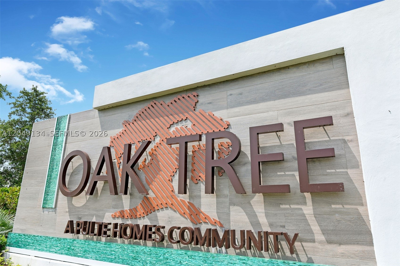 OAK TREE PROPERTY REDEVEL - Residential Lease
