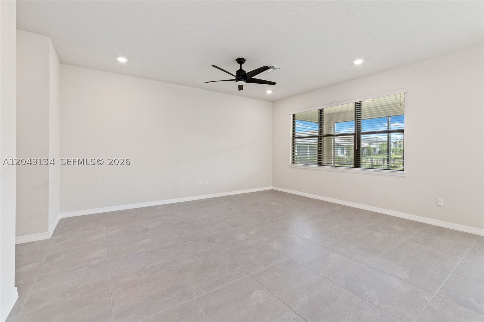 OAK TREE PROPERTY REDEVEL - Residential Lease