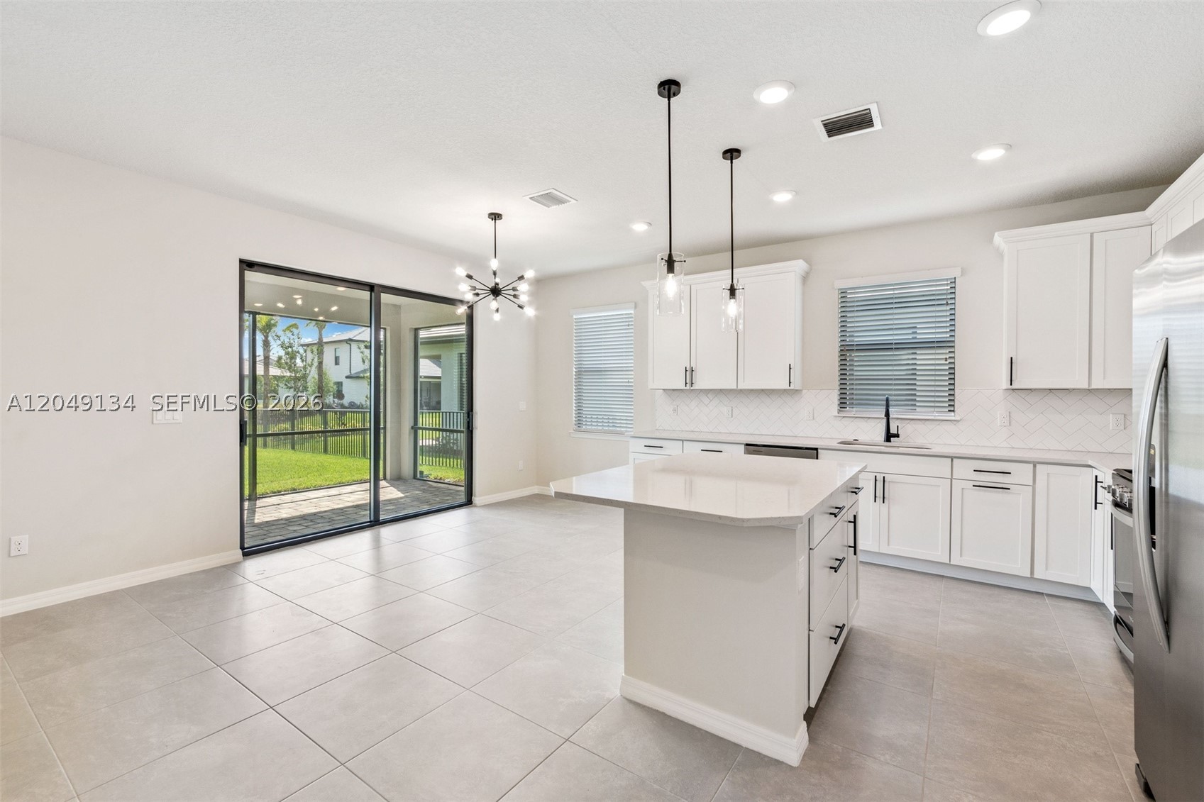 OAK TREE PROPERTY REDEVEL - Residential Lease