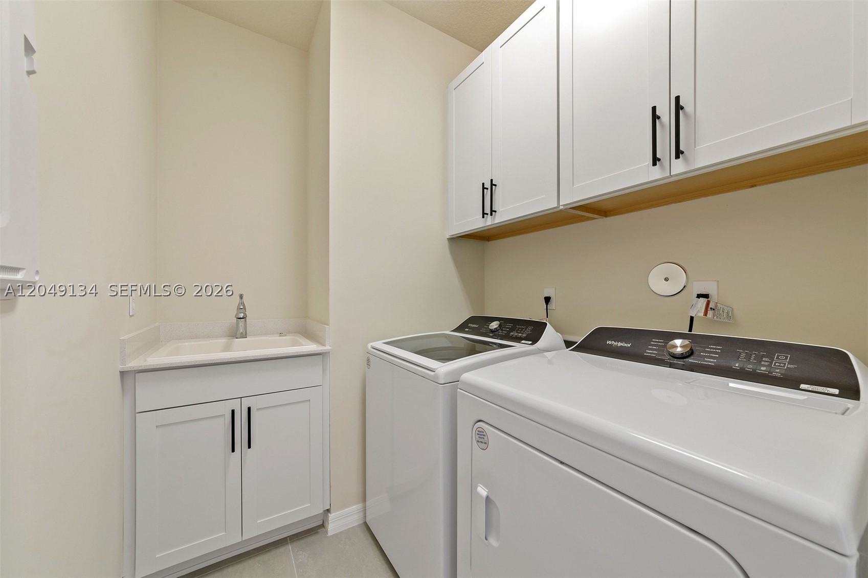 OAK TREE PROPERTY REDEVEL - Residential Lease