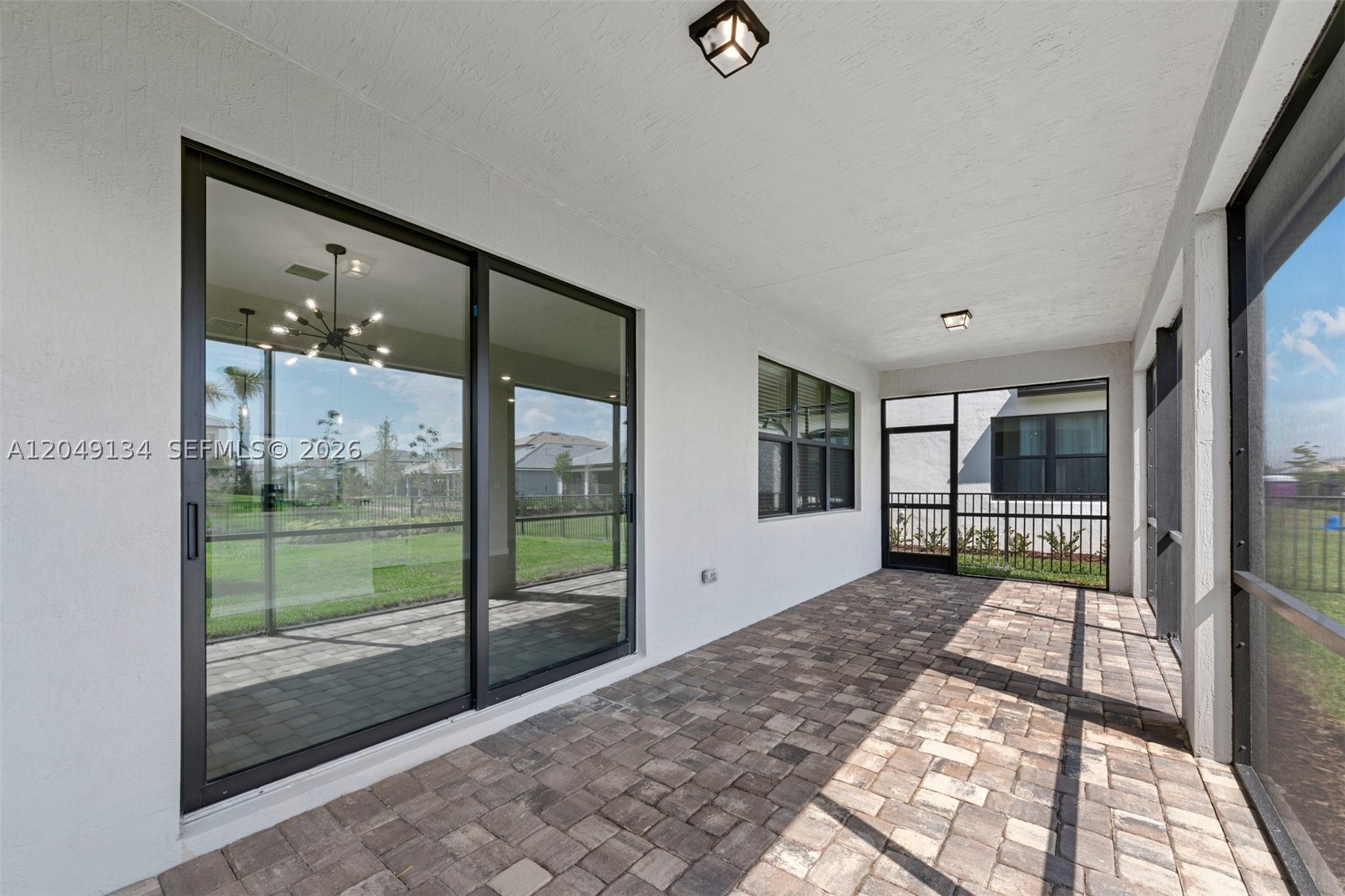OAK TREE PROPERTY REDEVEL - Residential Lease