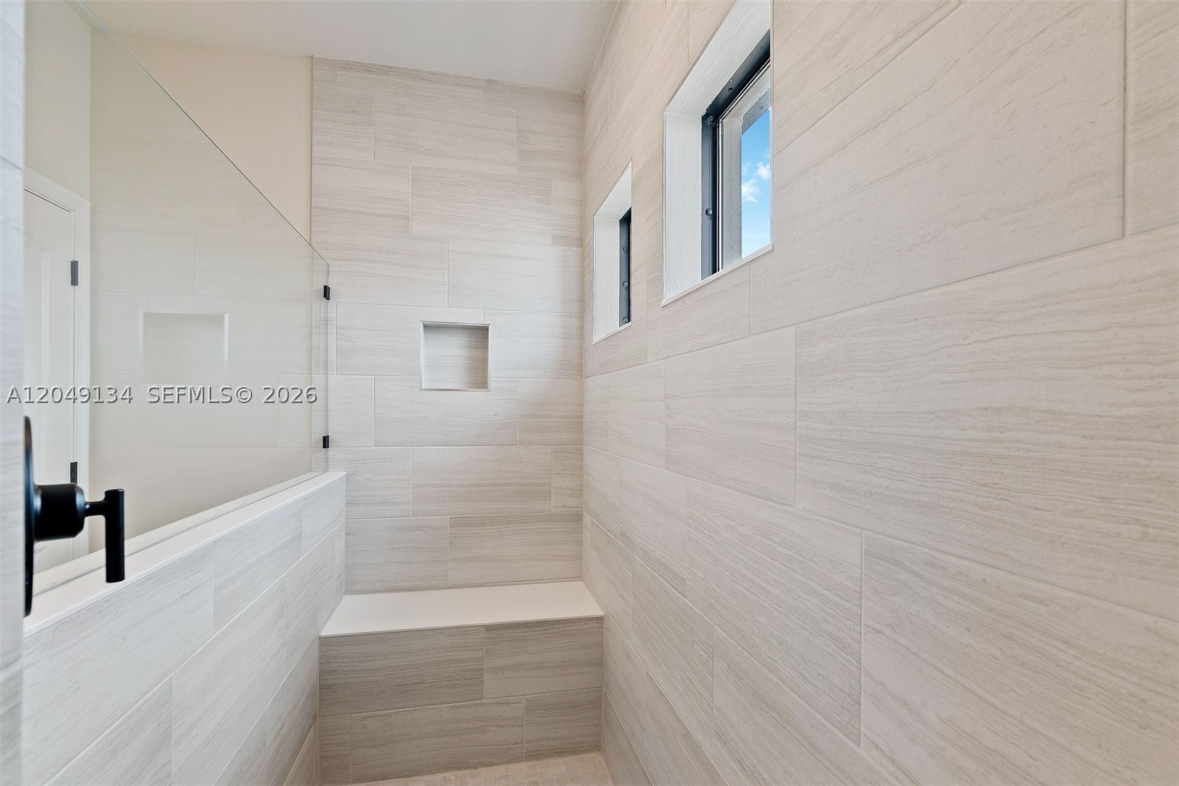 OAK TREE PROPERTY REDEVEL - Residential Lease