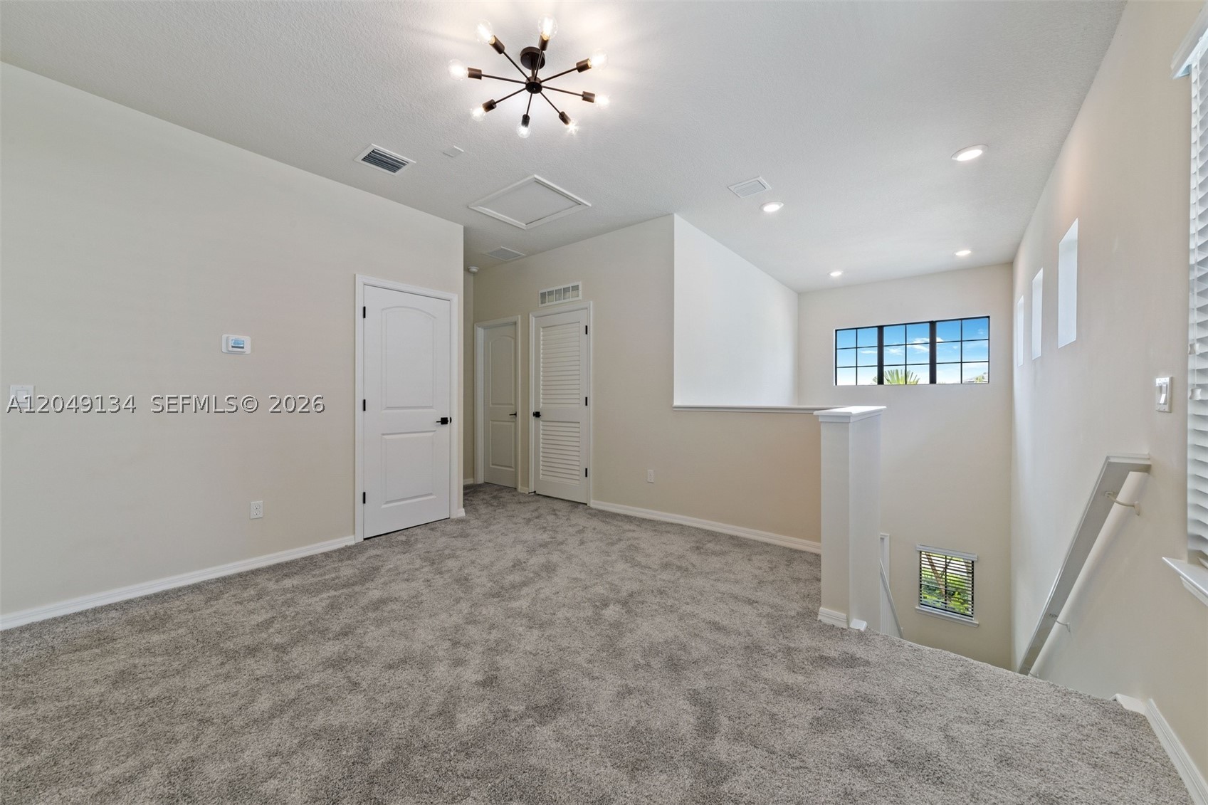 OAK TREE PROPERTY REDEVEL - Residential Lease