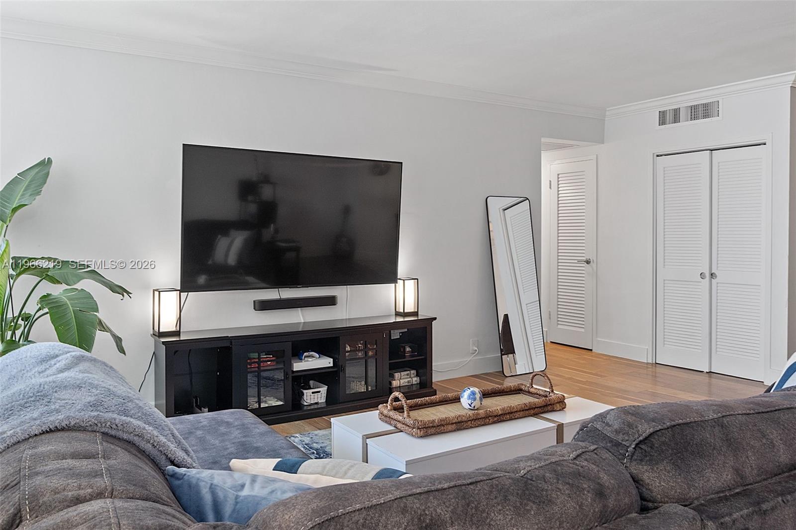 MIRADOR 1200 CONDO - Residential
