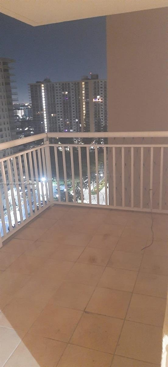WINSTON TOWERS 200 - Residential