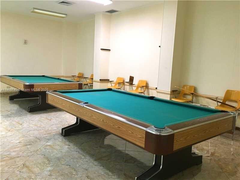 WINSTON TOWERS 200 - Residential