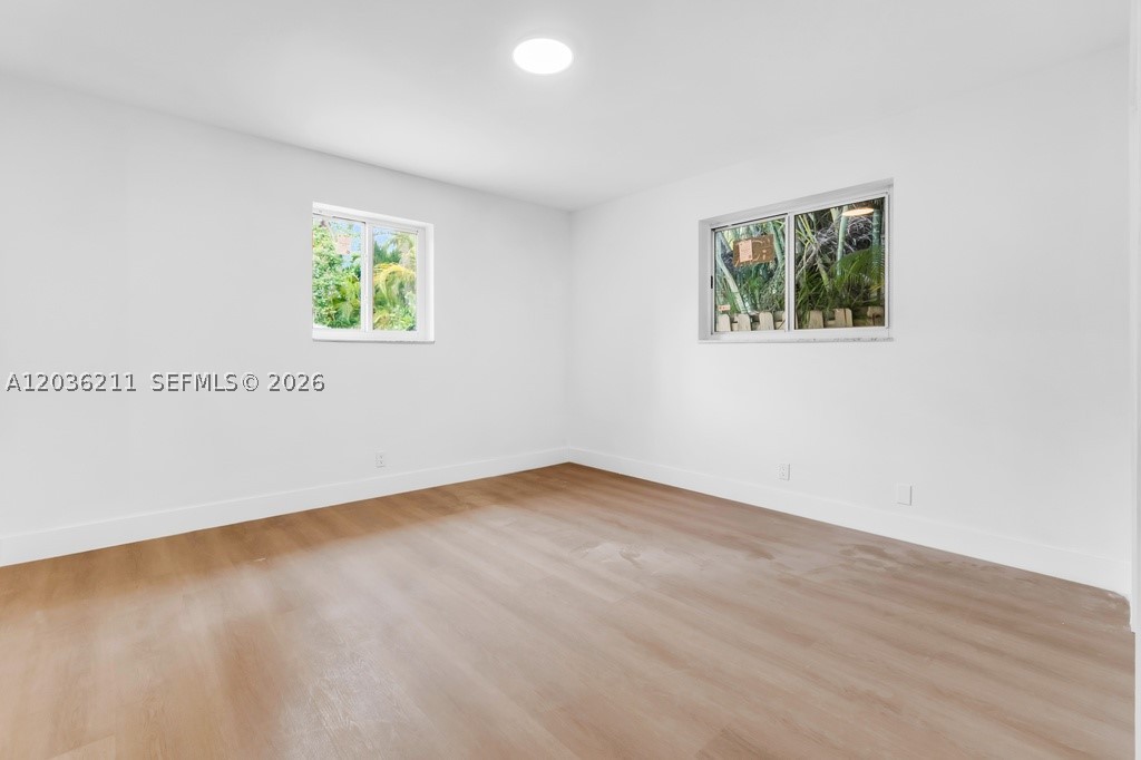 HOLLYWOOD LAKES SECTION - Residential