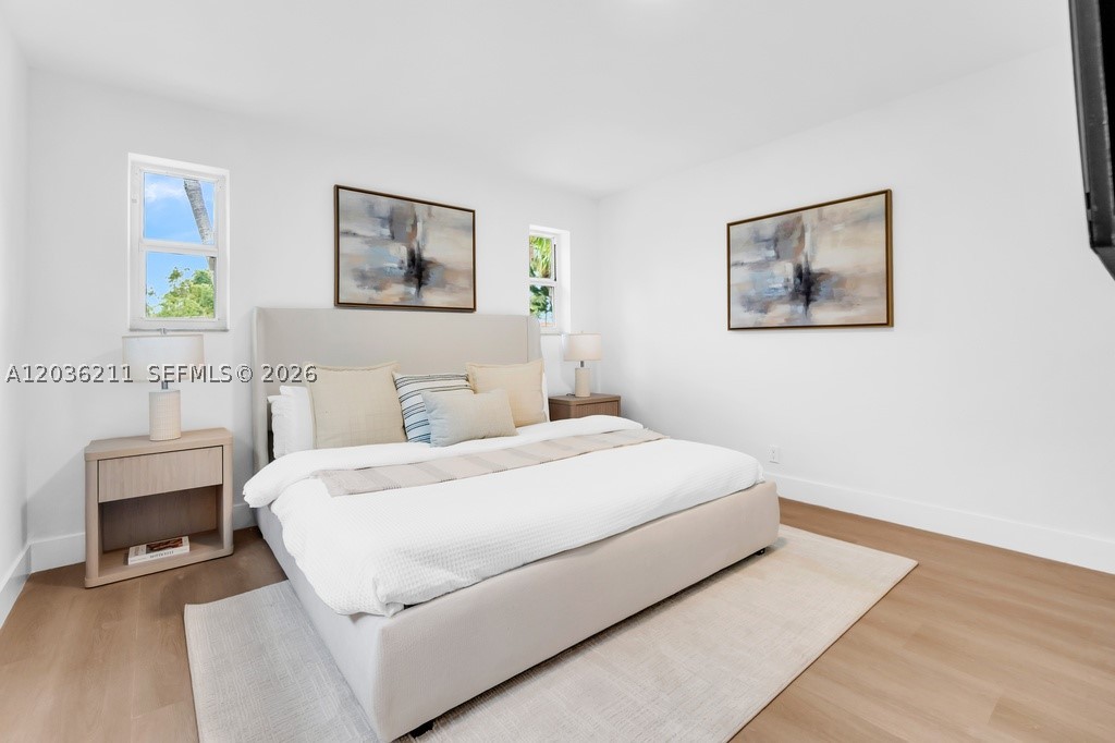 HOLLYWOOD LAKES SECTION - Residential
