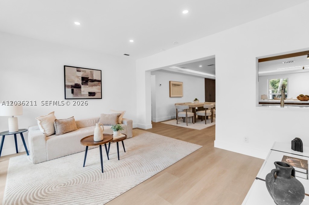 HOLLYWOOD LAKES SECTION - Residential