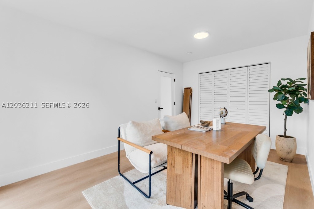 HOLLYWOOD LAKES SECTION - Residential