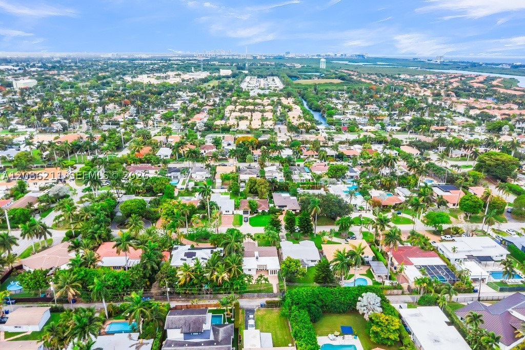 HOLLYWOOD LAKES SECTION - Residential