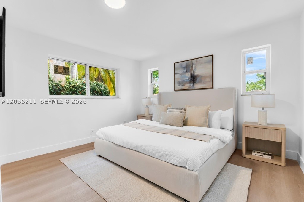 HOLLYWOOD LAKES SECTION - Residential