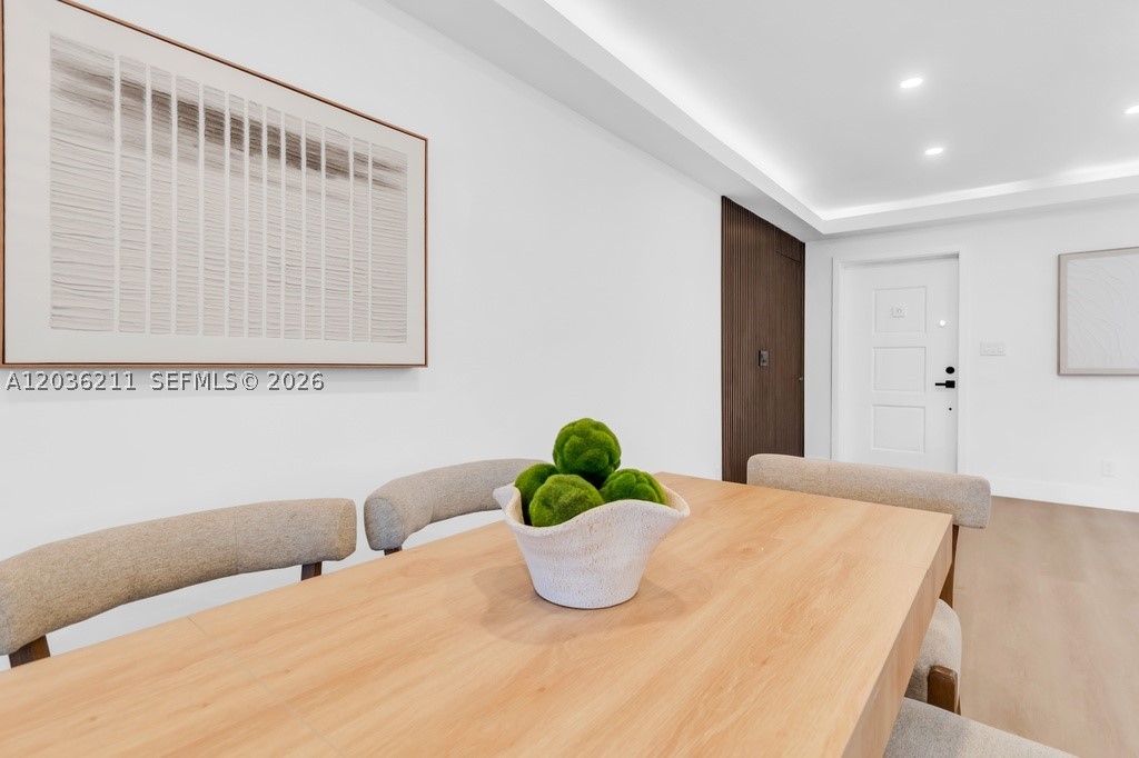 HOLLYWOOD LAKES SECTION - Residential