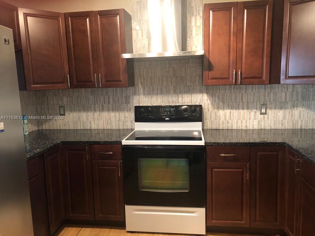 LIVE OAK 7 OF PINE ISLAND - Residential Lease