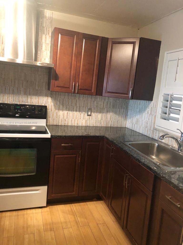LIVE OAK 7 OF PINE ISLAND - Residential Lease