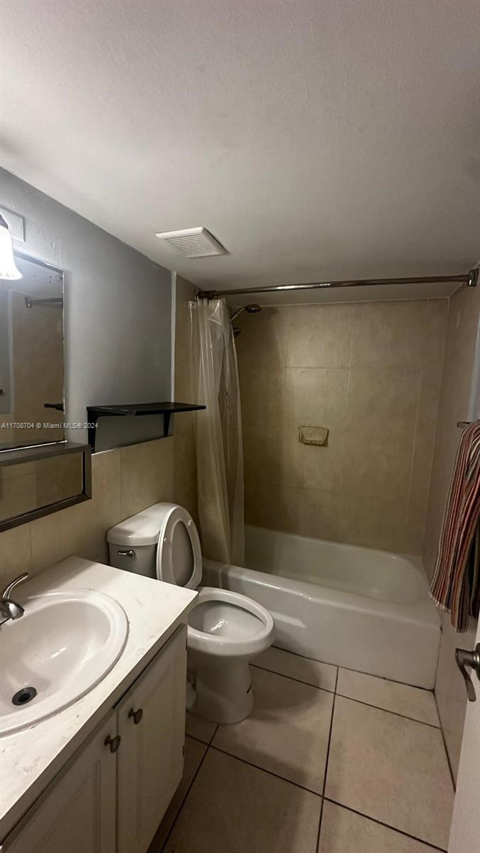 BAYVIEW PALMS CONDO - Residential Lease