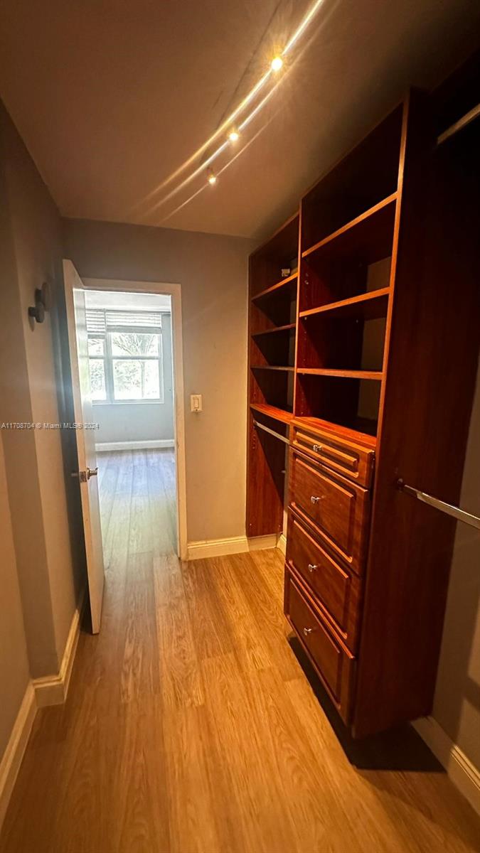 BAYVIEW PALMS CONDO - Residential Lease