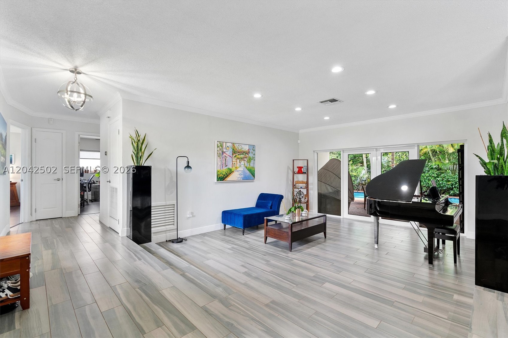 HIGHLAND GARDENS - Residential