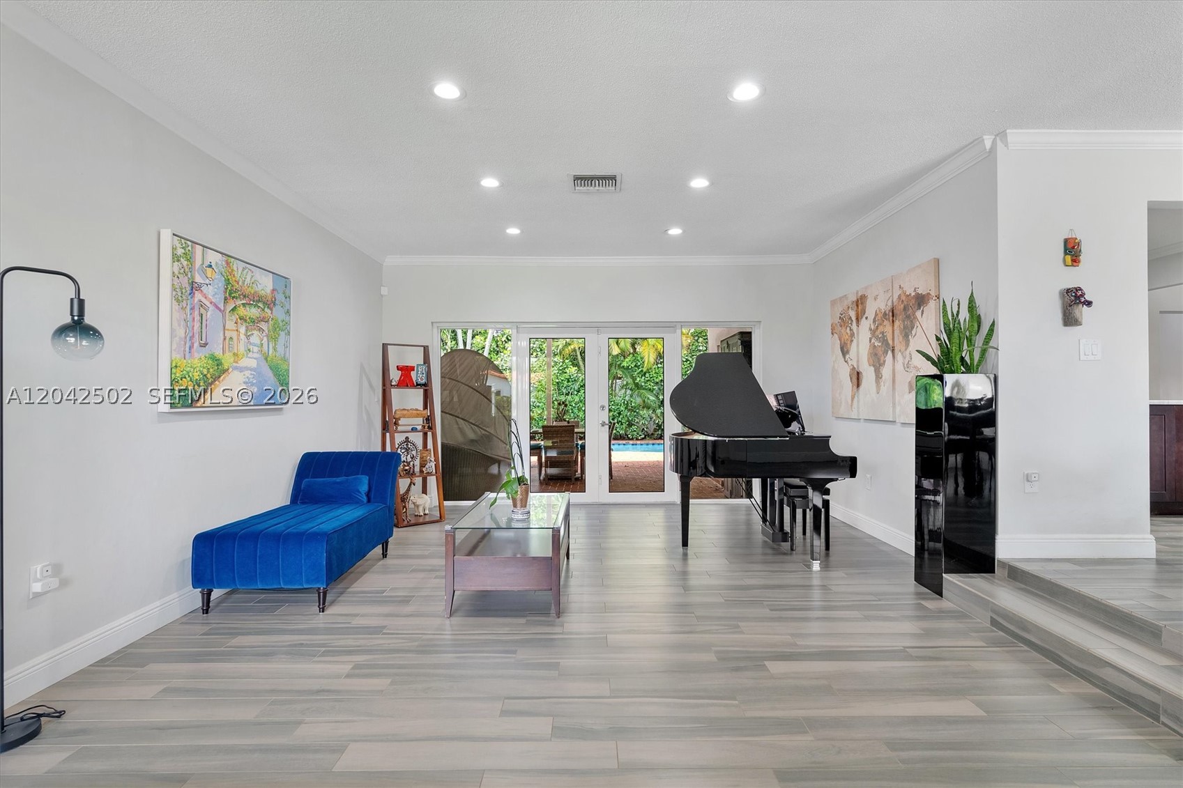 HIGHLAND GARDENS - Residential