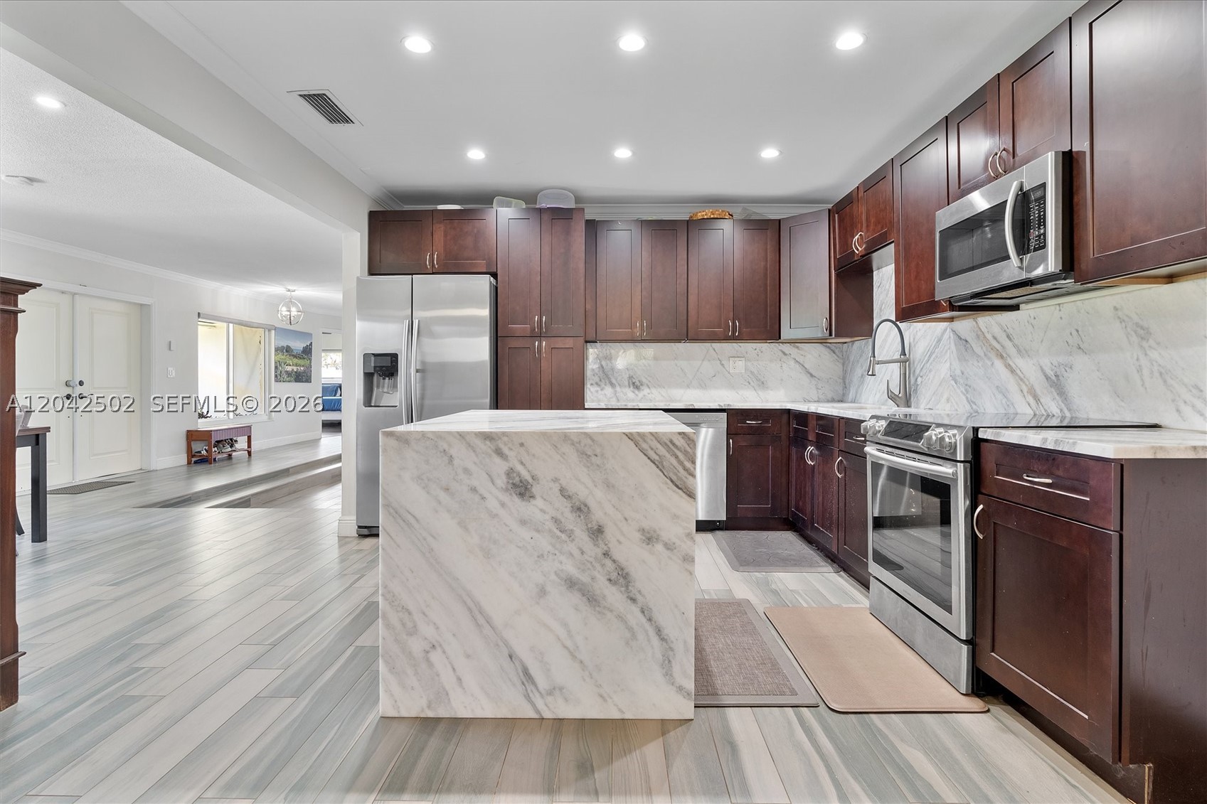 HIGHLAND GARDENS - Residential