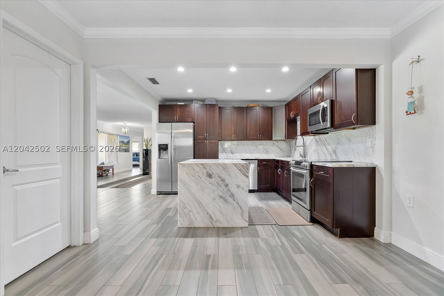 HIGHLAND GARDENS - Residential