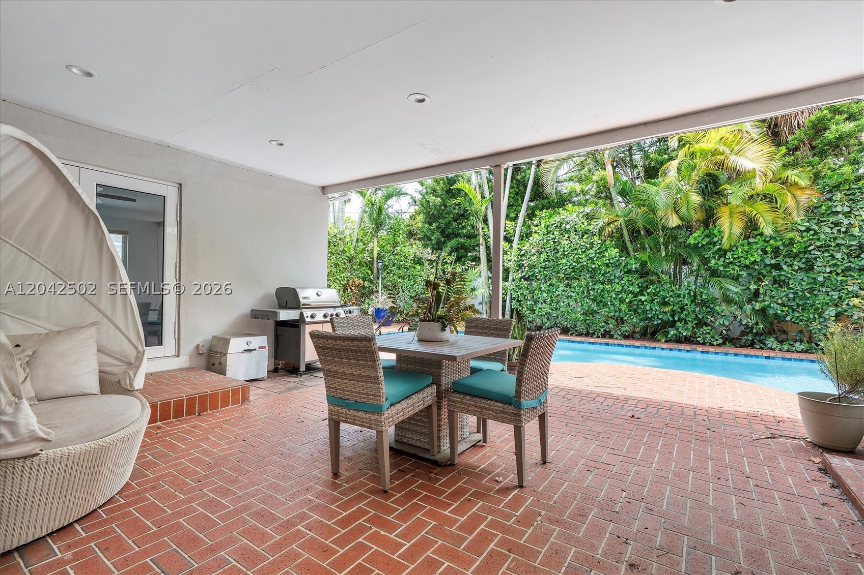 HIGHLAND GARDENS - Residential