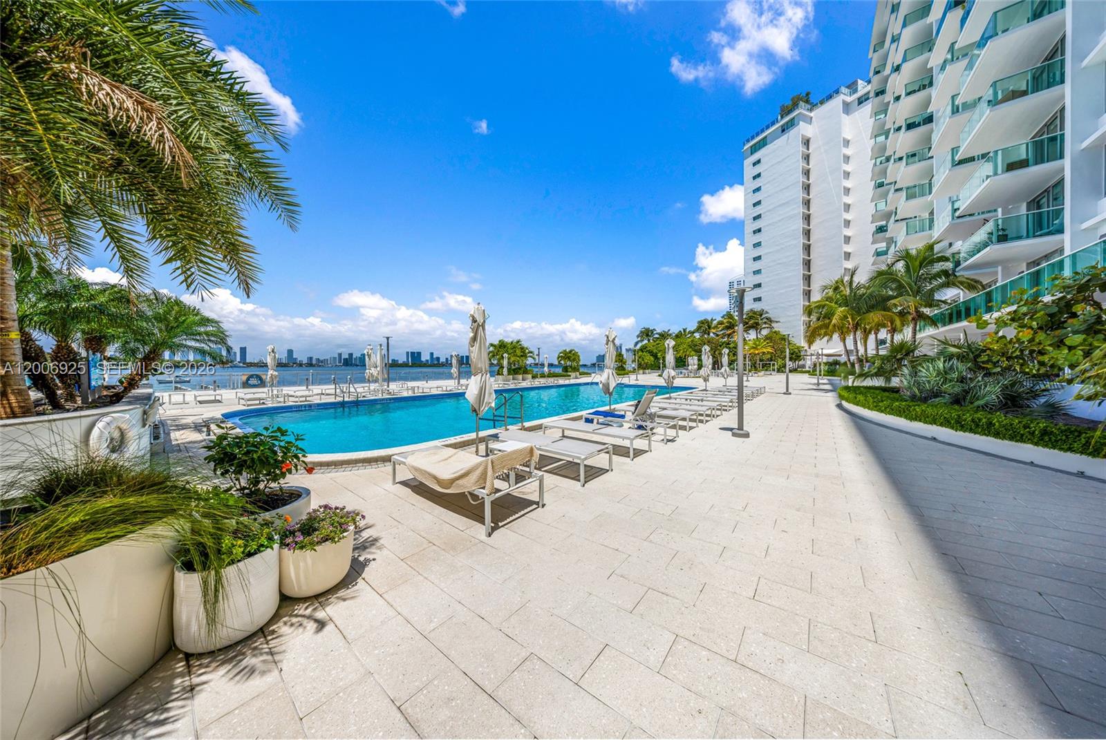 MIRADOR 1000 CONDO - Residential