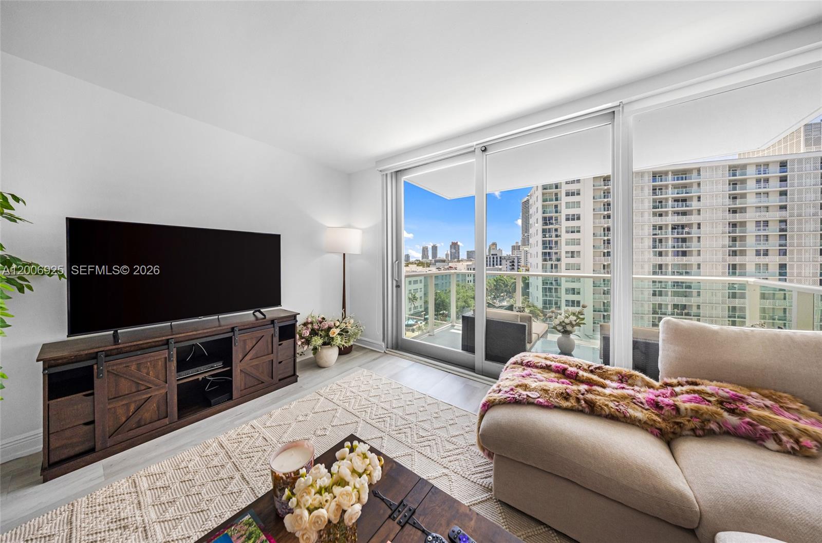 MIRADOR 1000 CONDO - Residential