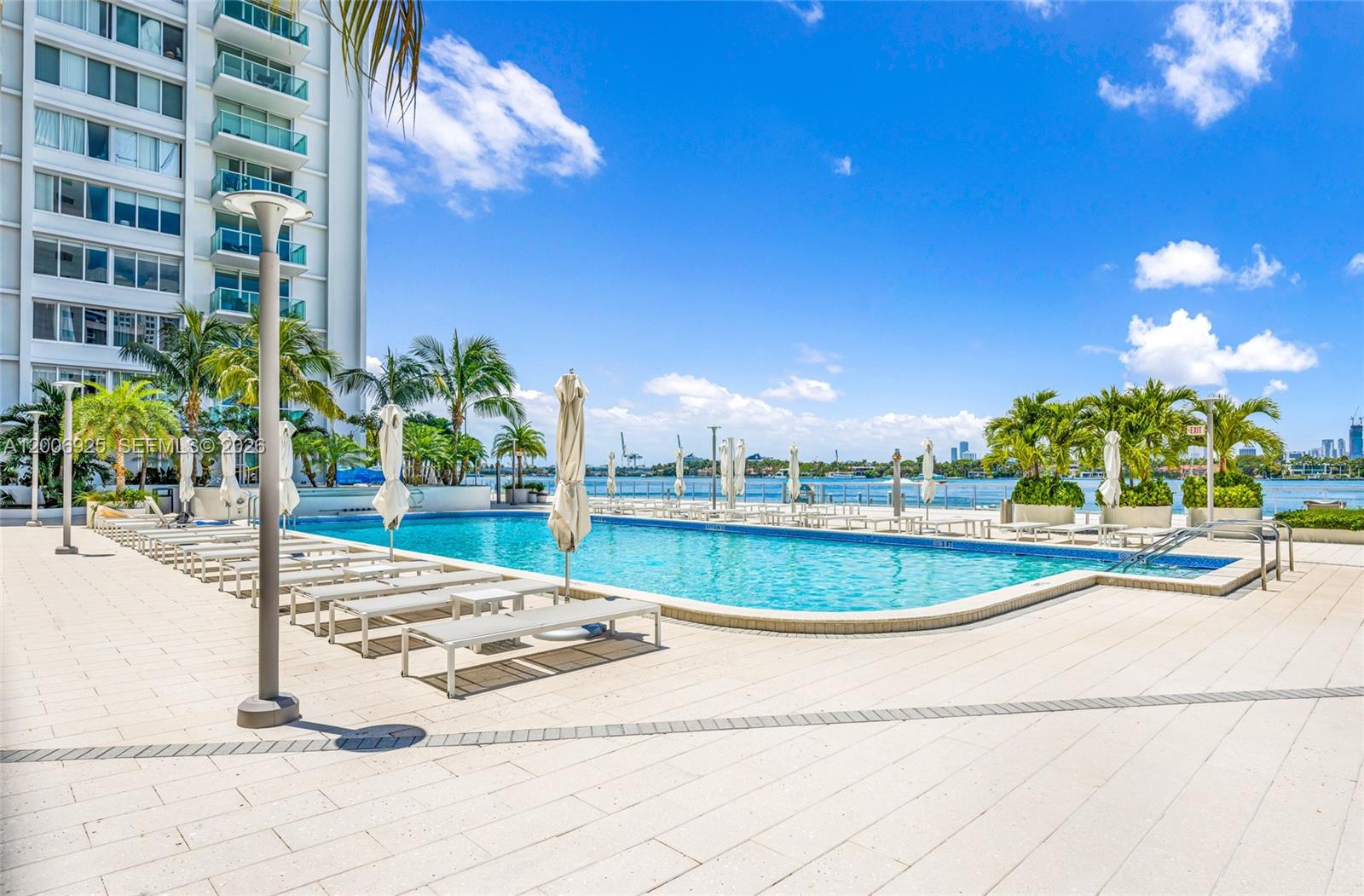 MIRADOR 1000 CONDO - Residential