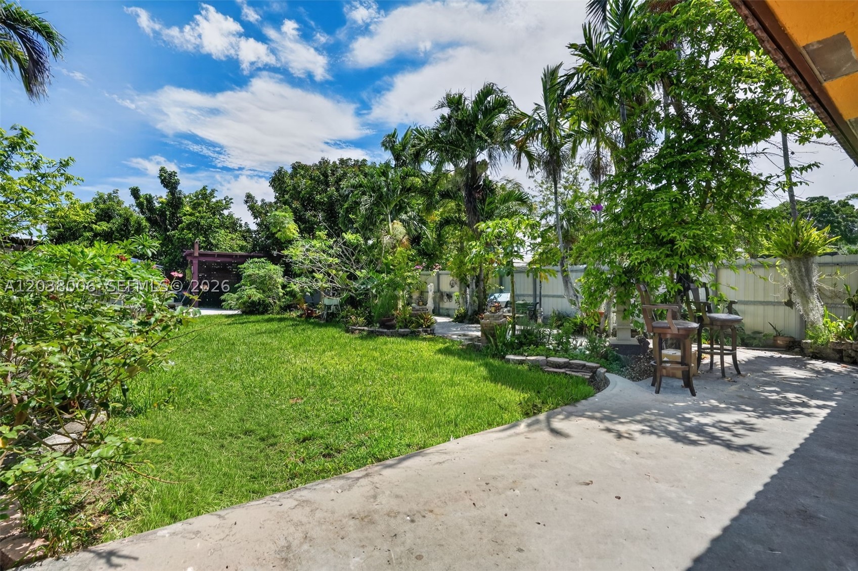 LAGUNA PONDS SEC 2 - Residential Lease