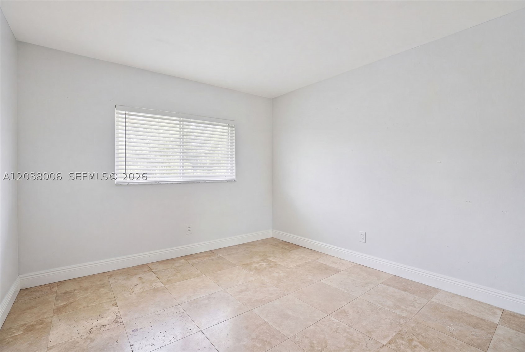 LAGUNA PONDS SEC 2 - Residential Lease
