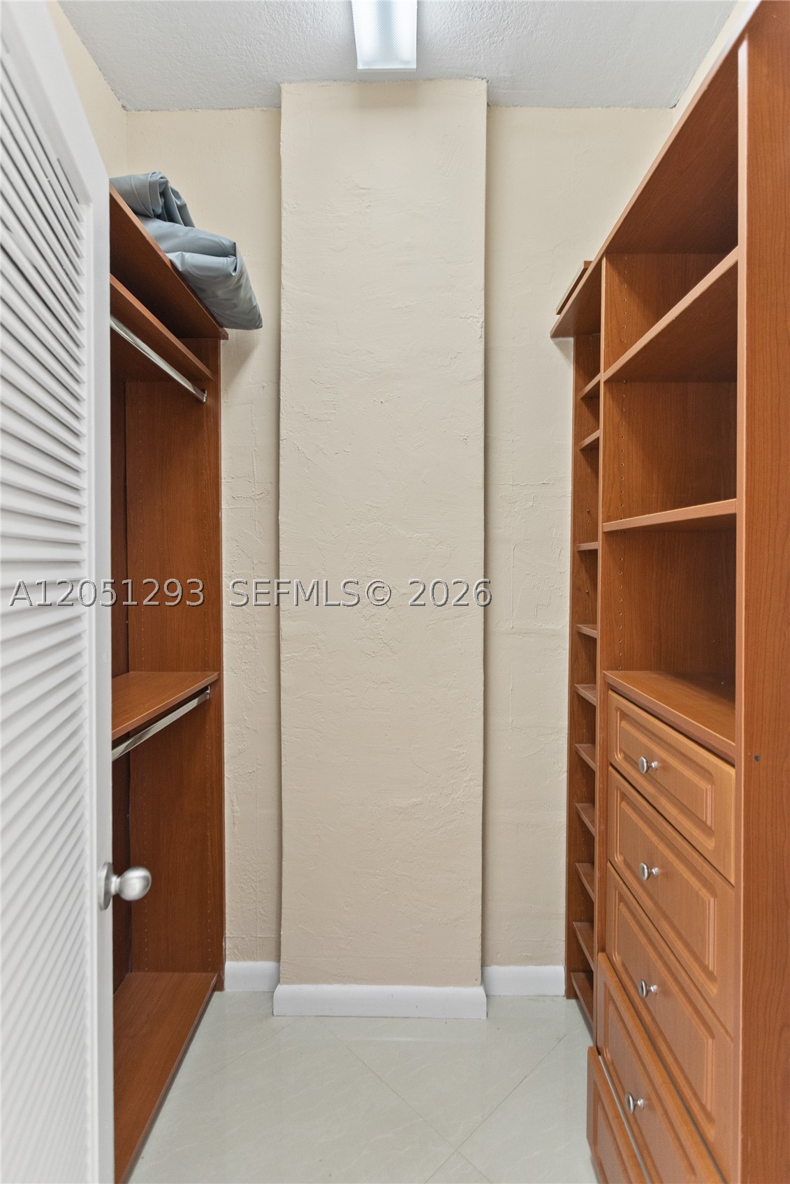 OCEANVIEW BUILDING A COND - Residential Lease