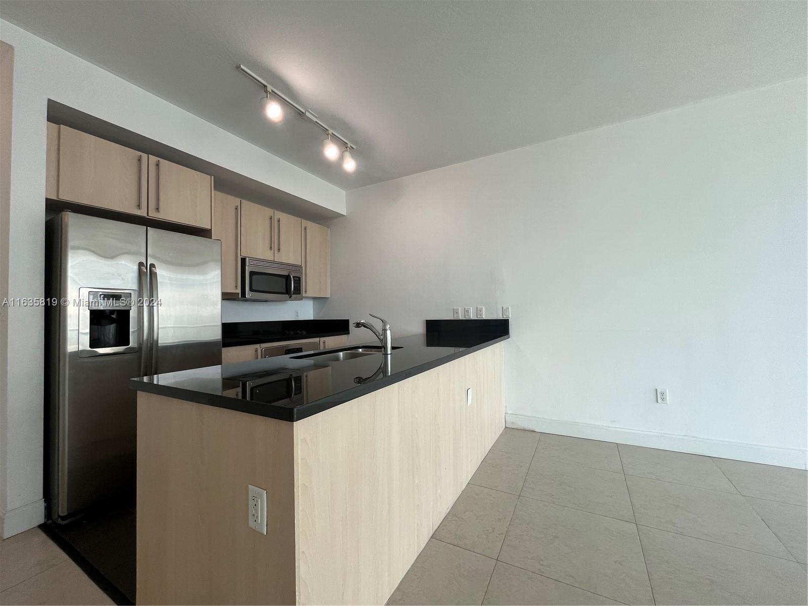 Luxury condo,This modern gem offers expansive city views, premium finishes, and an open-concept design that maximizes space and light. The bedroom is a serene retreat with generous closet space, & the elegant bathroom boasts high-end fixtures and a spa-like atmosphere.great location close to all the downtown activities, large balcony, close to 95 and Brickell avenue, a few blocks from Brickell city center. awesome location, 1 bedroom 1 bath. As a resident of The Axis on Brickell, you'll have exclusive access, world-class amenities, including a state-of-the-art fitness center, a sparkling pool with panoramic views, a private lounge, and 24/7 concierge service. This is more than just a home; it's a lifestyle of luxury & convenience in one of Miami's most coveted neighborhoods. QUICK APPROVAL