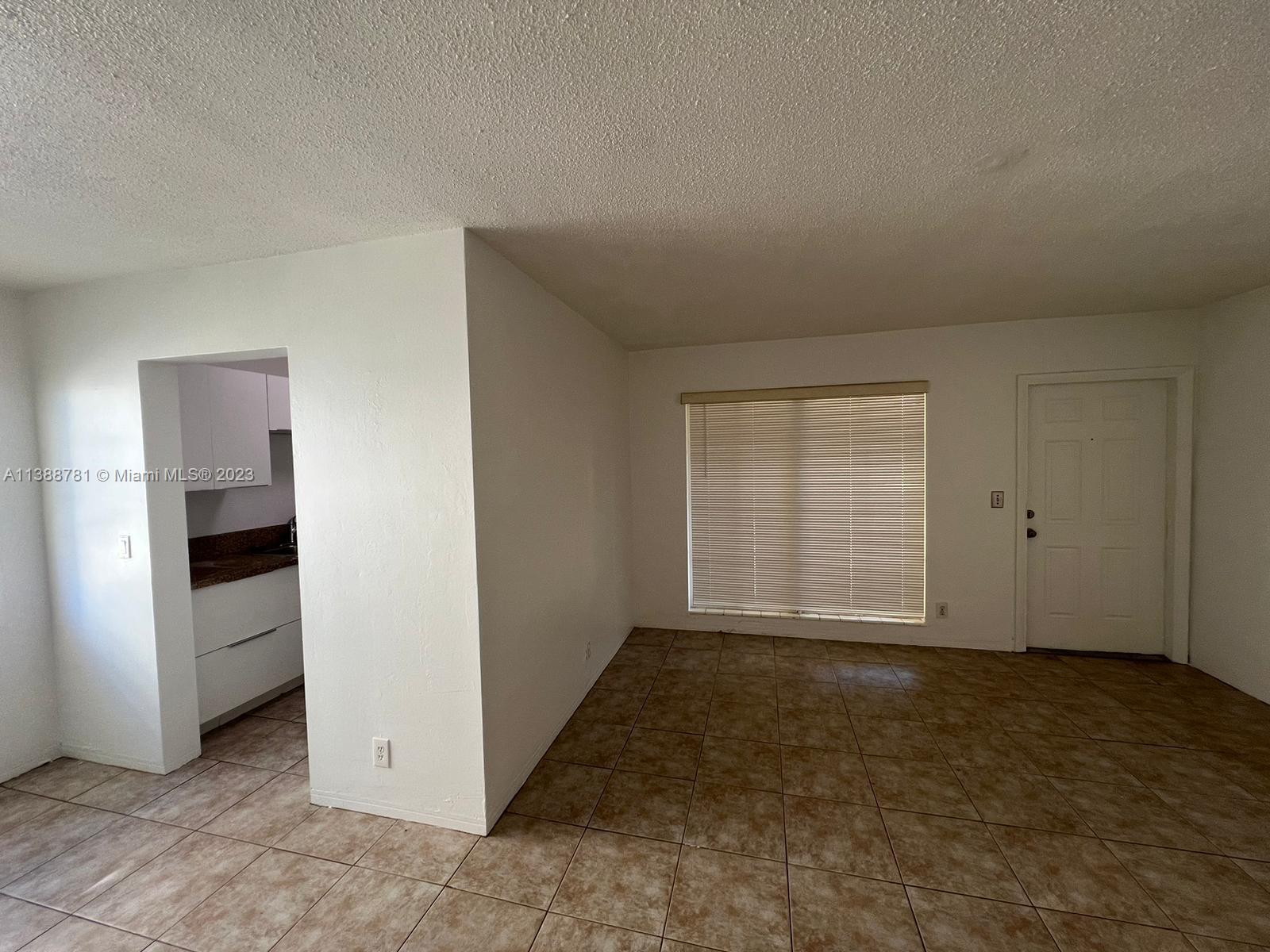 BEACH GARDEN CONDO - Residential Lease