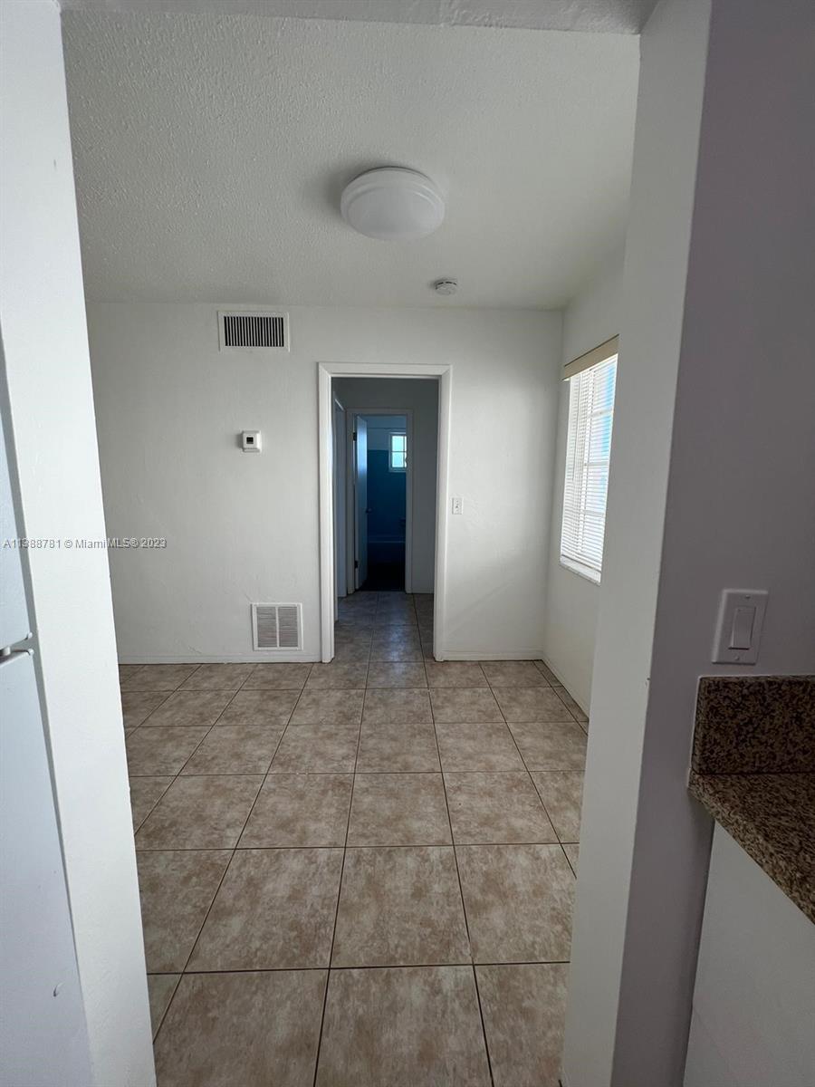 BEACH GARDEN CONDO - Residential Lease