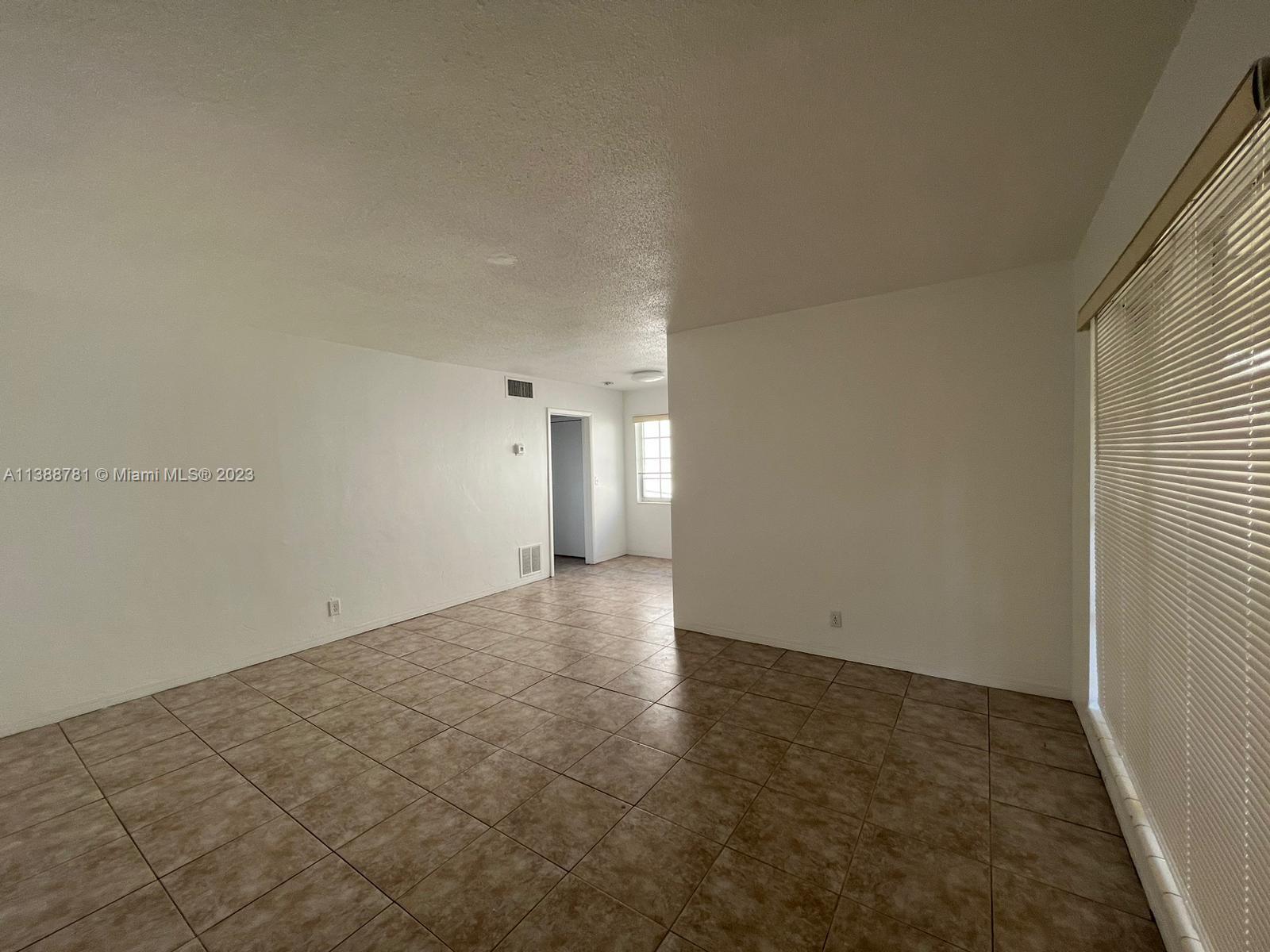 BEACH GARDEN CONDO - Residential Lease