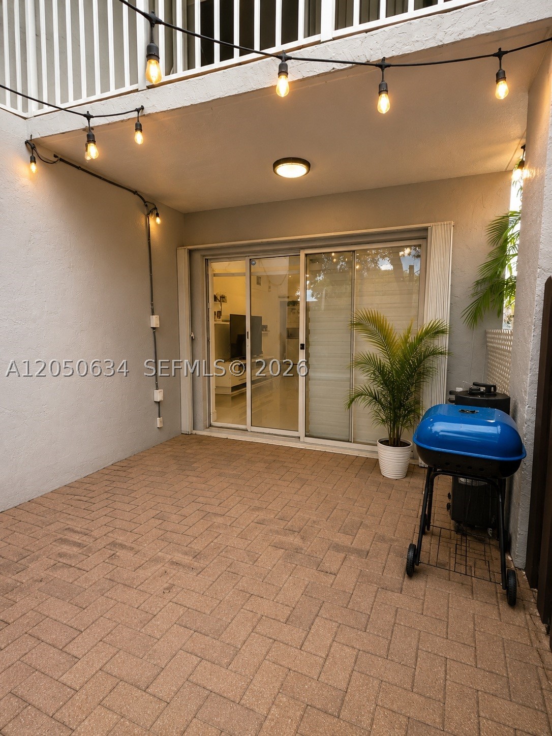 VILLA DORAL CONDO NO 3 - Residential Lease
